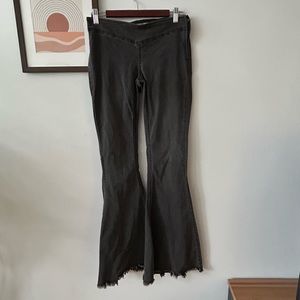 Free People Pull On Faded Black Flare Jeans! Size 27.